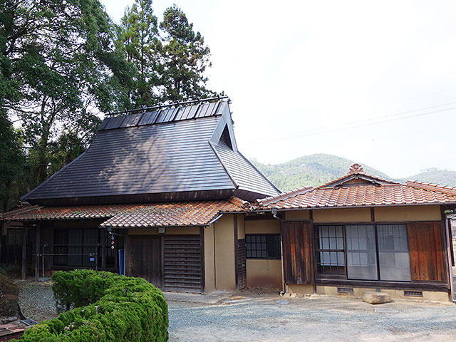 高原荘